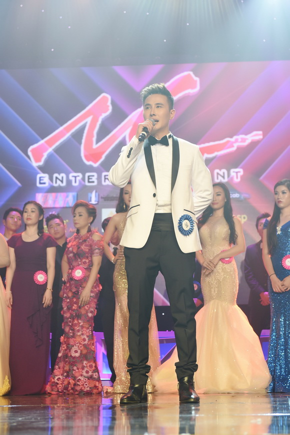 Nam vương người Việt thế giới 2018, Nam vương Nguyễn Hùng, Sao Việt