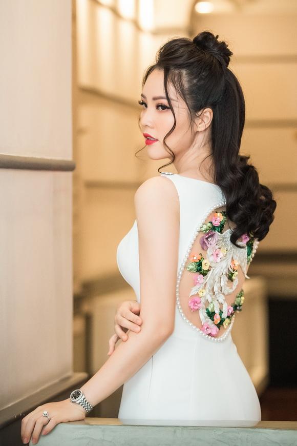 Á hậu thụy vân,hoa hậu việt nam,sao việt