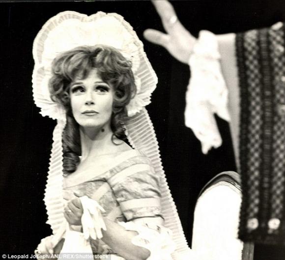 Fenella Fielding,diễn viên huyền thoại nước Anh,sao Anh