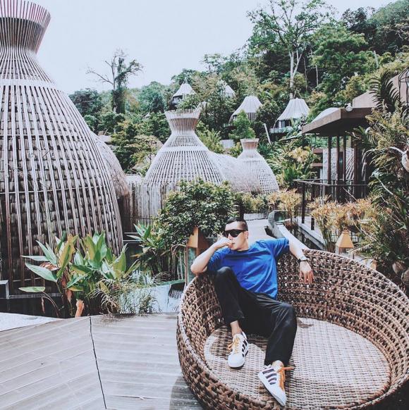 Vũ Khắc Tiệp, ông trùm chân dài, sao Việt