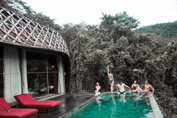 Vũ Khắc Tiệp, ông trùm chân dài, sao Việt