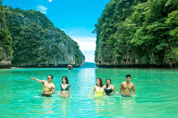 Vũ Khắc Tiệp, ông trùm chân dài, sao Việt