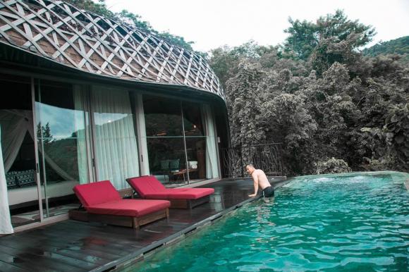 Vũ Khắc Tiệp, ông trùm chân dài, sao Việt