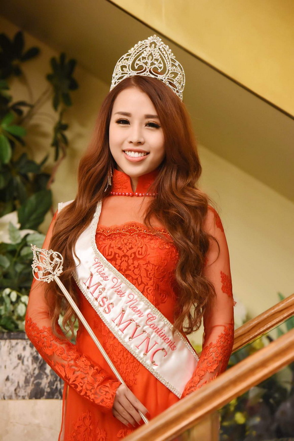 hoa-hau-tra-mi-179-5-ngoisao.vn-w580-h869 15 Hoa hậu người Việt thế giới 2018, Hoa hậu Trà Mi, sao việt