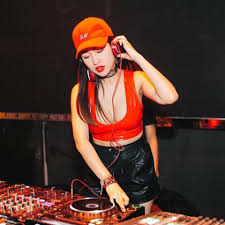 DJ Trang Moon, ảnh nóng bỏng DJ Trang Moon