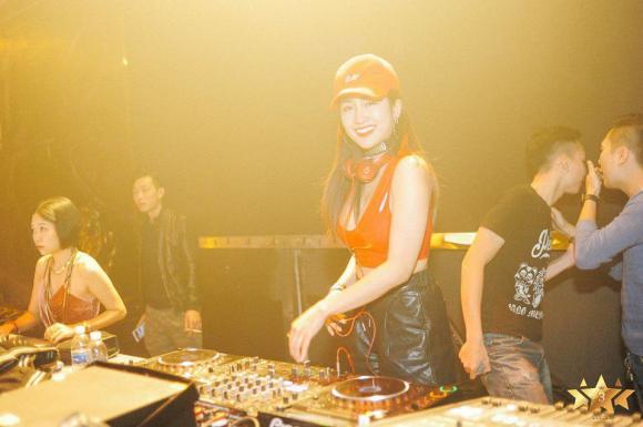 DJ Trang Moon, ảnh nóng bỏng DJ Trang Moon
