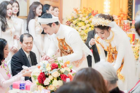 Lan Khuê,John Tuấn Nguyễn,đám hỏi Lan Khuê,sao Việt,đám cưới Lan Khuê