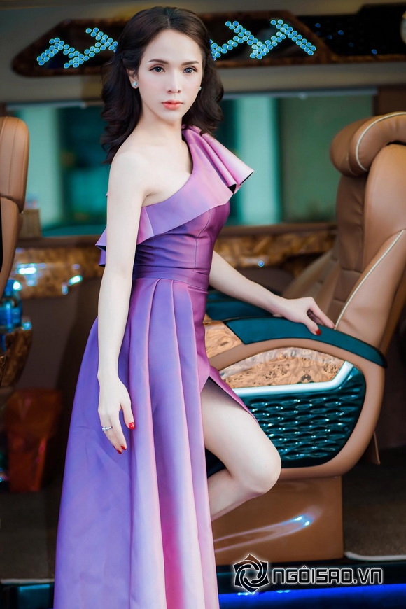 my-nhan-chuyen-gioi-doan-tran-tu-thien-trung-thu-10resize-ngoisao.vn-w580-h870 3 Mỹ nhân chuyển giới đoàn trần,đoàn trần phát quà trung thu,sao việt