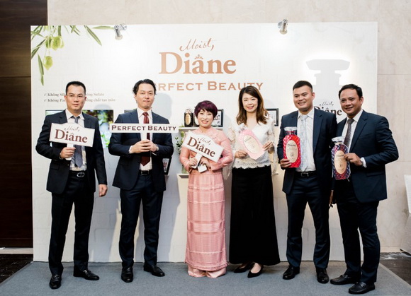 Moist Diane Perfect Beauty, Dầu gội tinh dầu free silicon