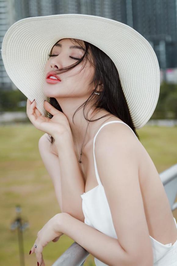 Yaya Trương Nhi, Lương Bằng Quang, Ngân 98, sao Việt