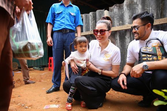 Bùi Thị Hà, Sao việt, tập đoàn bảo vệ long hoàng