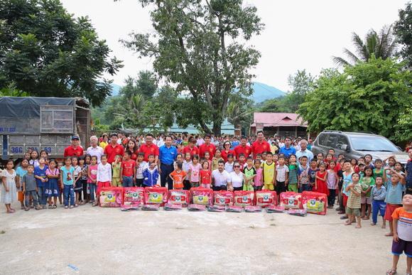 Bùi Thị Hà, Sao việt, tập đoàn bảo vệ long hoàng