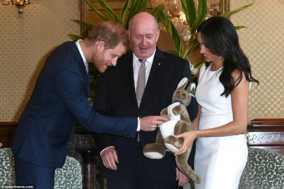 tân công nương anh, meghan markle, hoàng tử harry, hoàng gia anh