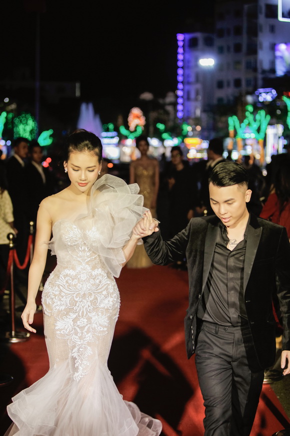 Kenbi Khánh Phạm, siêu mẫu Quỳnh Hoa, sao việt