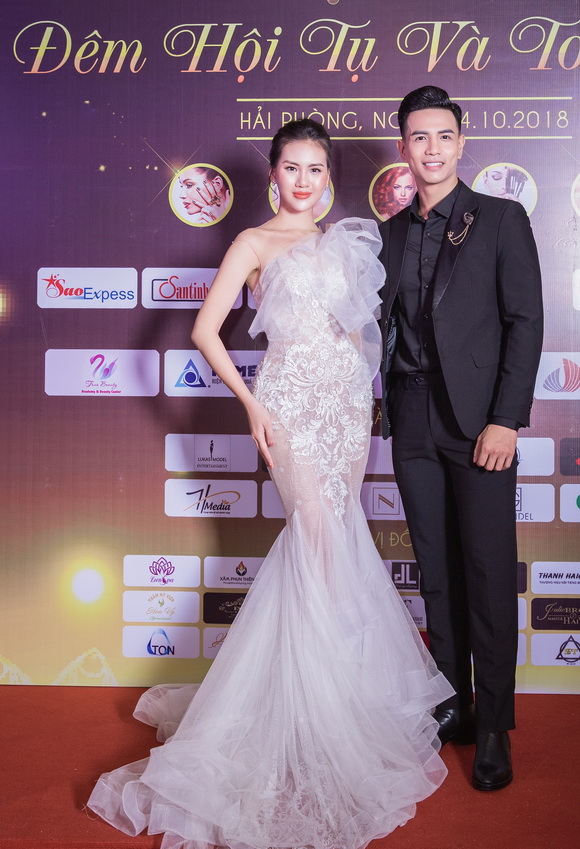 Kenbi Khánh Phạm, siêu mẫu Quỳnh Hoa, sao việt