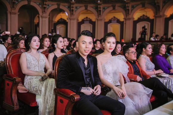 Kenbi Khánh Phạm, siêu mẫu Quỳnh Hoa, sao việt