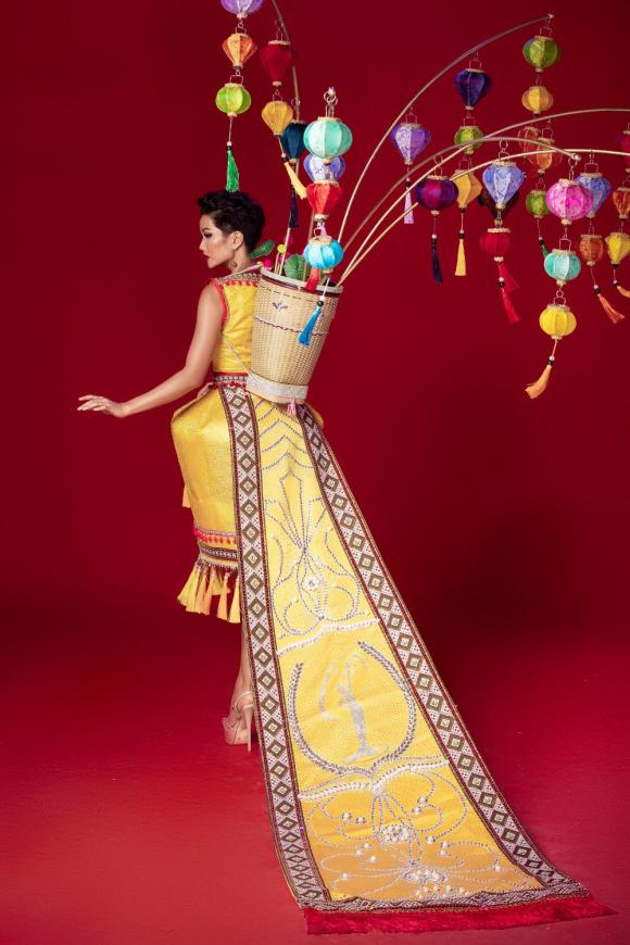 H'Hen Niê, hoa hậu hoàn vũ 2018, sao Việt