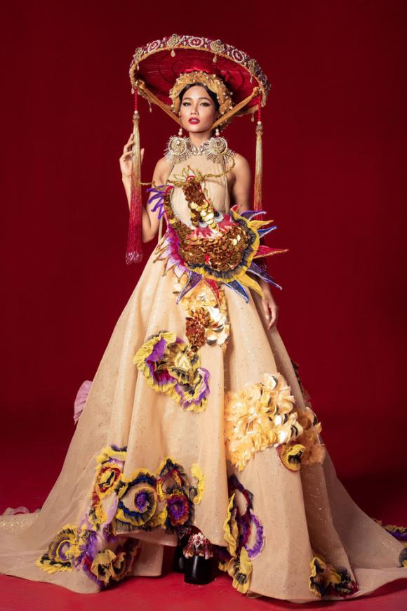 H'Hen Niê, hoa hậu hoàn vũ 2018, sao Việt