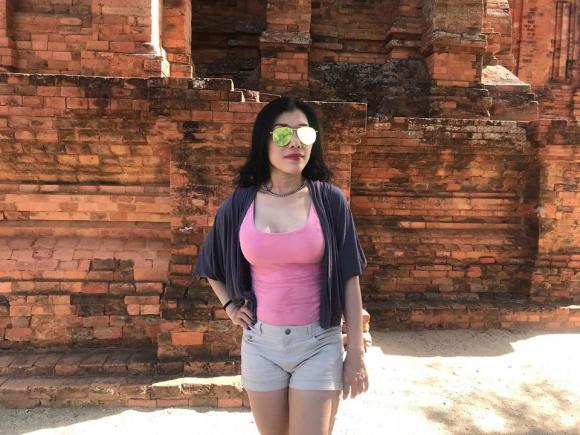 Ivy Trần, Ivy Trần nổ túi ngực, sao Việt