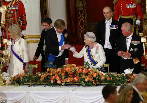 Hoàng gia Anh,Thái tử Charles,Hoàng tử William,Hoàng tử Harry, bà camilla, nữ hoàng anh,Kate Middleton