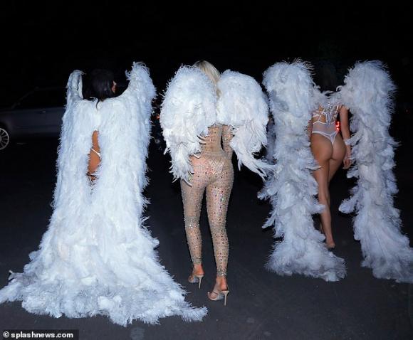 kim kardashian, kim siêu vòng 3, lễ halloween, sao hollywood