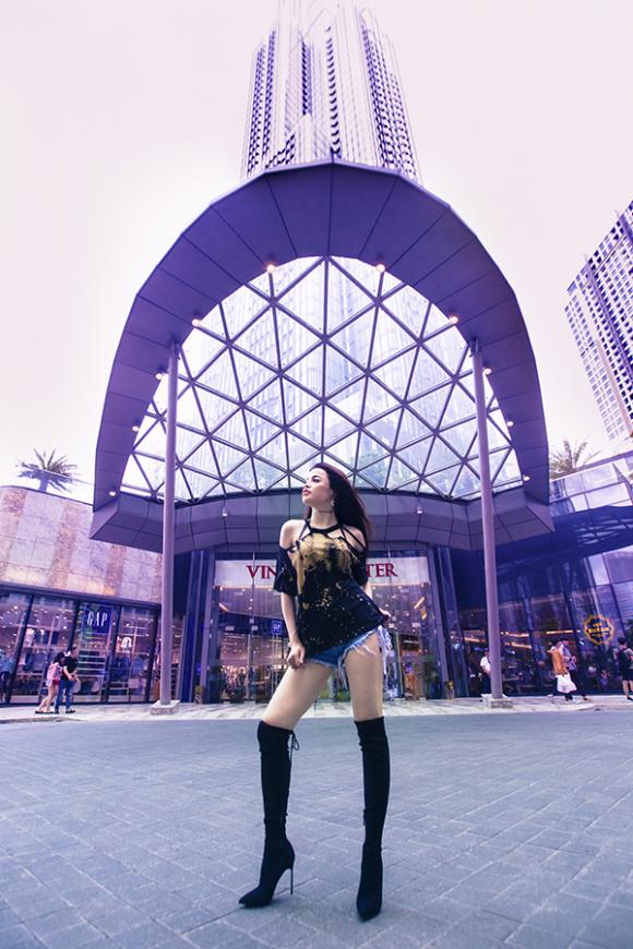 Vũ công Đan Khanh, hotgirl việt