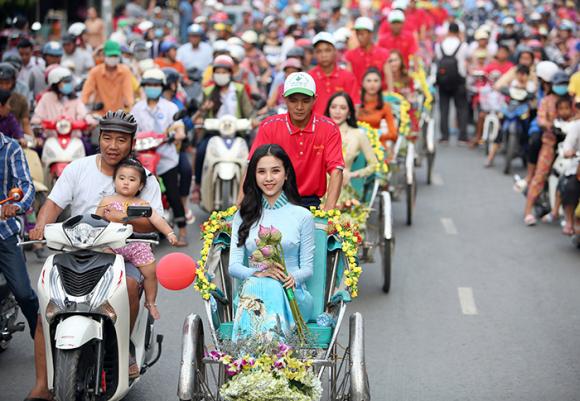 Á Hậu Thuý An, sao Việt