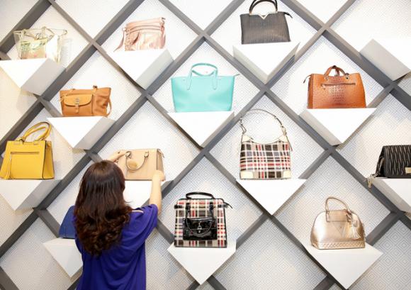 Đoàn Thanh Tài,Kavie Trần,mua hàng xách tay từ Mỹ