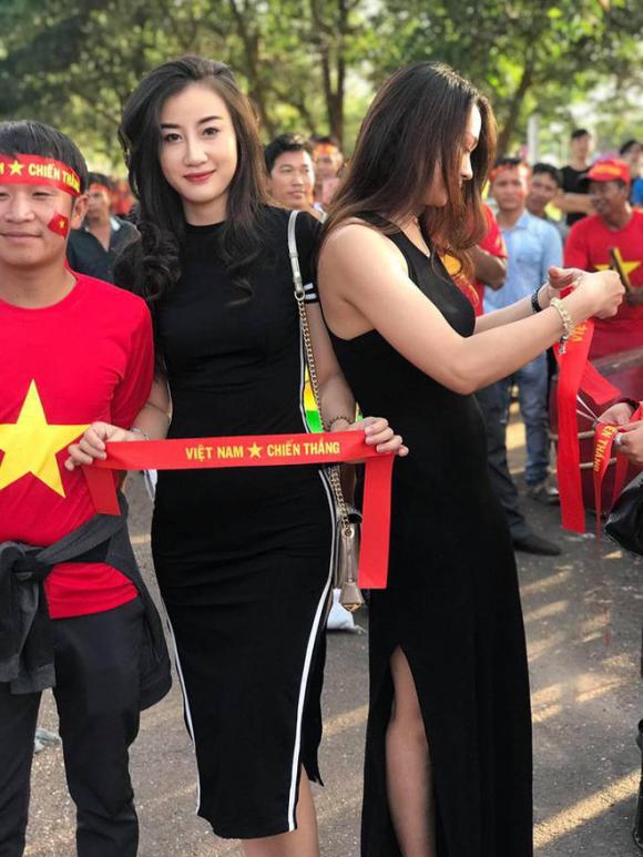 nữ cđv xinh đẹp, cđv việt nam, đội tuyển việt nam, lào, aff cup 2018