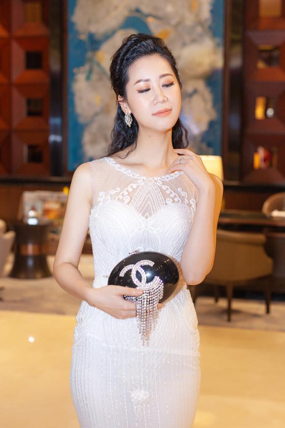 Hoa hậu dương thùy linh,mc phan anh,sao việt