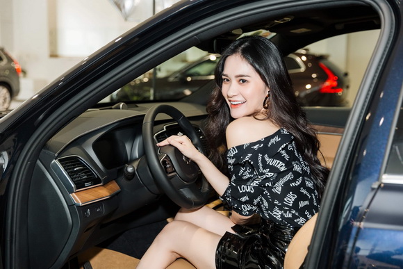 di-bang-1611-1-ngoisao.vn-w580-h387 6 Di Băng, Siêu xe Volvo, sao việt