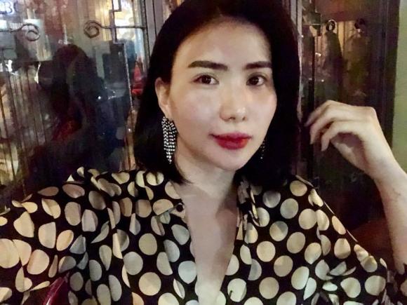 Huyền Thư, Thư Huyền, người mẫu song sinh, sao Việt