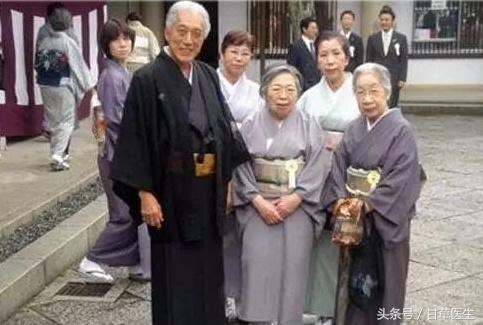 Phụ nữ Nhật Bản có tuổi thọ dài nhất trên thế giới, những điều nên làm để có tuổi thọ cao, cách chăm sóc sức khỏe độc đáo của người Nhật