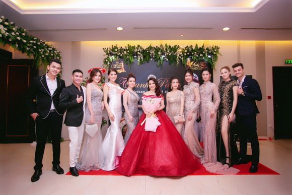 hanar-truong-2011-4-ngoisao.vn-w580-h387 5 Hoa hậu Hana Trương, Hoa hậu Áo dài Toàn cầu 2018, sao việt