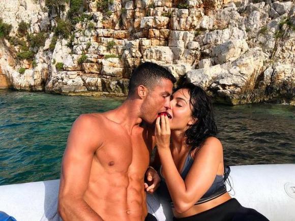 Cầu thủ C.Ronaldo,Georgina Rodriguez,Ronaldo chuẩn bị đám cưới