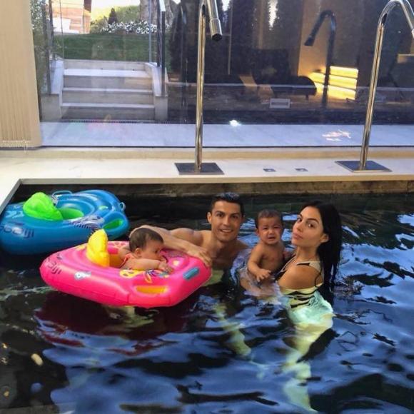 Cầu thủ C.Ronaldo,Georgina Rodriguez,Ronaldo chuẩn bị đám cưới