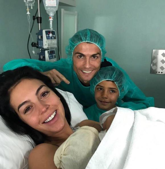 Cầu thủ C.Ronaldo,Georgina Rodriguez,Ronaldo chuẩn bị đám cưới