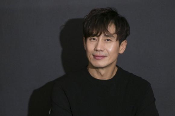 Bạn trai  Goblin,diễn viên Shin Ha Kyun,bom tấn ‘Luther’ bản Hàn