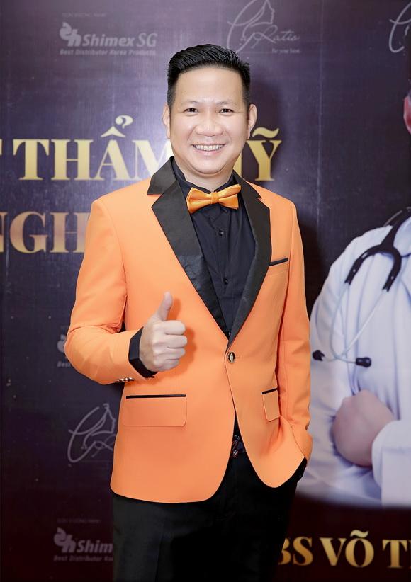 phau-thuat-tham-my-mien-phi-cho-nghe-si-2711-2-ngoisao.vn-w580-h822 10 Viện thẩm mỹ La Ratio, Phẫu thuật thẩm mỹ miễn phí cho nghệ sĩ, Bác sĩ Võ Thành Trung