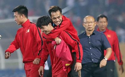 Văn Toàn, Văn Toàn chấn thương, AFF Cup 2108, đội tuyển Việt Nam