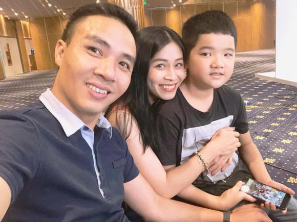 Mc hoàng linh,quay phim mạnh hùng,mc hoàng linh đối xử với con chồng