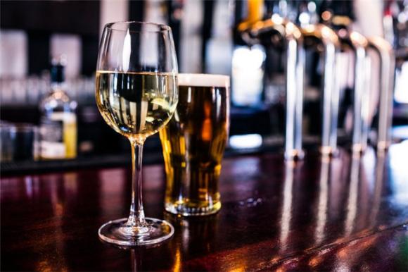 Nghiên cứu gây sốc về rượu, uống rượu có thể khiến người ta sống lâu hơn, lưu ý khi chăm sóc sức khỏe