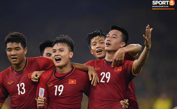 AFF Cup 2018, Đội tuyển Việt Nam, tiền vệ nguyễn huy hùng