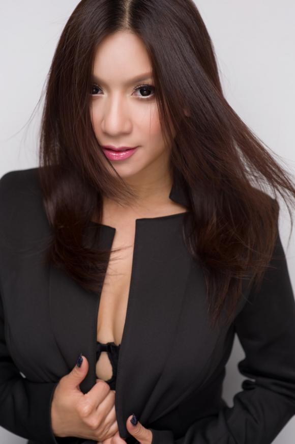 y-phung-gio-ra-sao-ngoisao.vn-w851-h1280 2 BB Thanh Mai, Trẻ hóa da, MC Thanh Mai