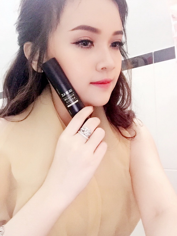 le-thuy-vi-1512-3-ngoisao.vn-w580-h773 2 Mỹ phẩm skinaz, mỹ phẩm hàn quốc, mỹ phẩm thiên nhiên