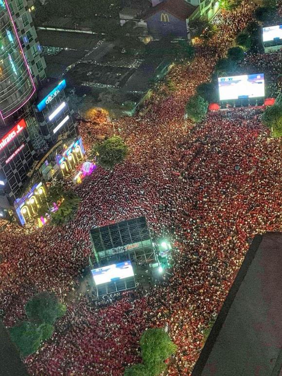 chung kết AFF Cup 2018,  ĐT Việt Nam vô địch, đi bão