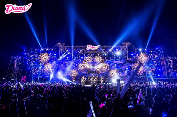 dai-nhac-hoi-diana-1812-7-ngoisao.vn-w580-h386 4 Đại Nhạc Hội Diana, BTOB, EXID, Đại Nhạc Hội Yêu. Tin. Hành Động