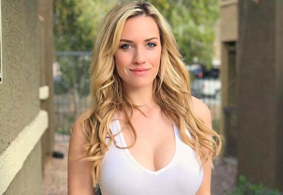 nữ golf thủ xinh đẹp, vẻ đẹp quyến rũ của nữ gofl thủ, nữ golf thủ, Paige Spiranac