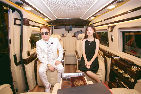 bau-hoa-2112-5-ngoisao.vn-w580-h387 9 Bầu Hòa, Ngô Đình Hòa, Sao Việt