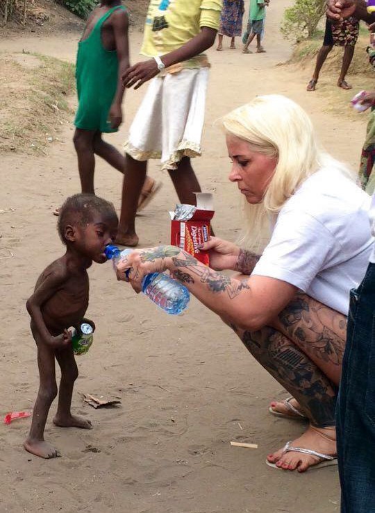 Cậu bé da bọc xương, Cậu bé Nigeria 